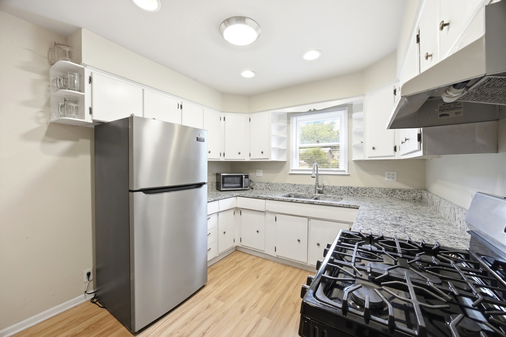 property viewer photo 4