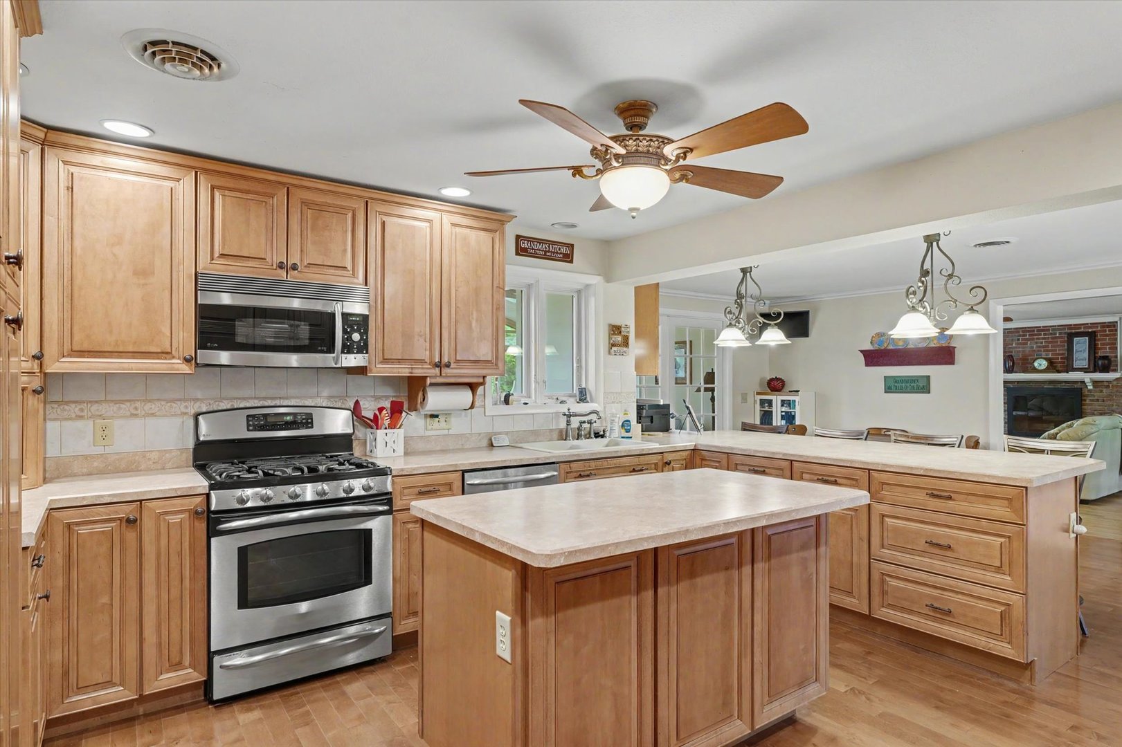 main property photo 12