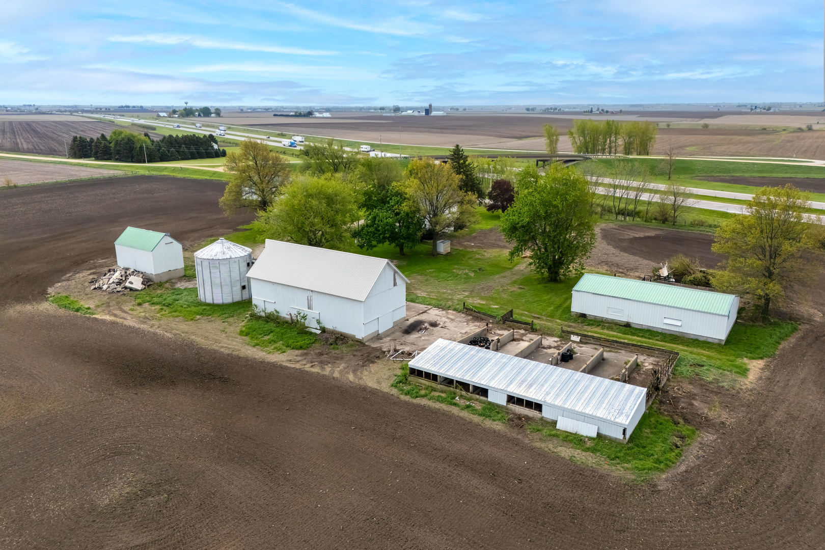 main property photo 4