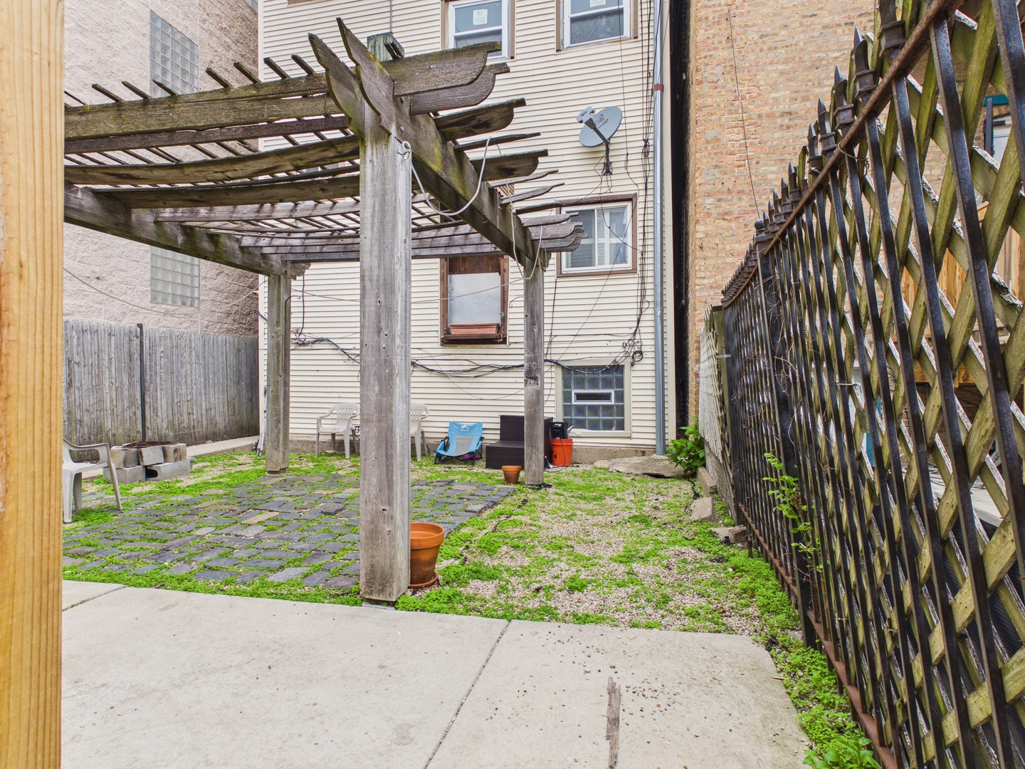 main property photo 19