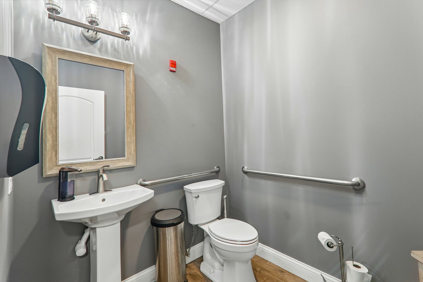 main property photo 13