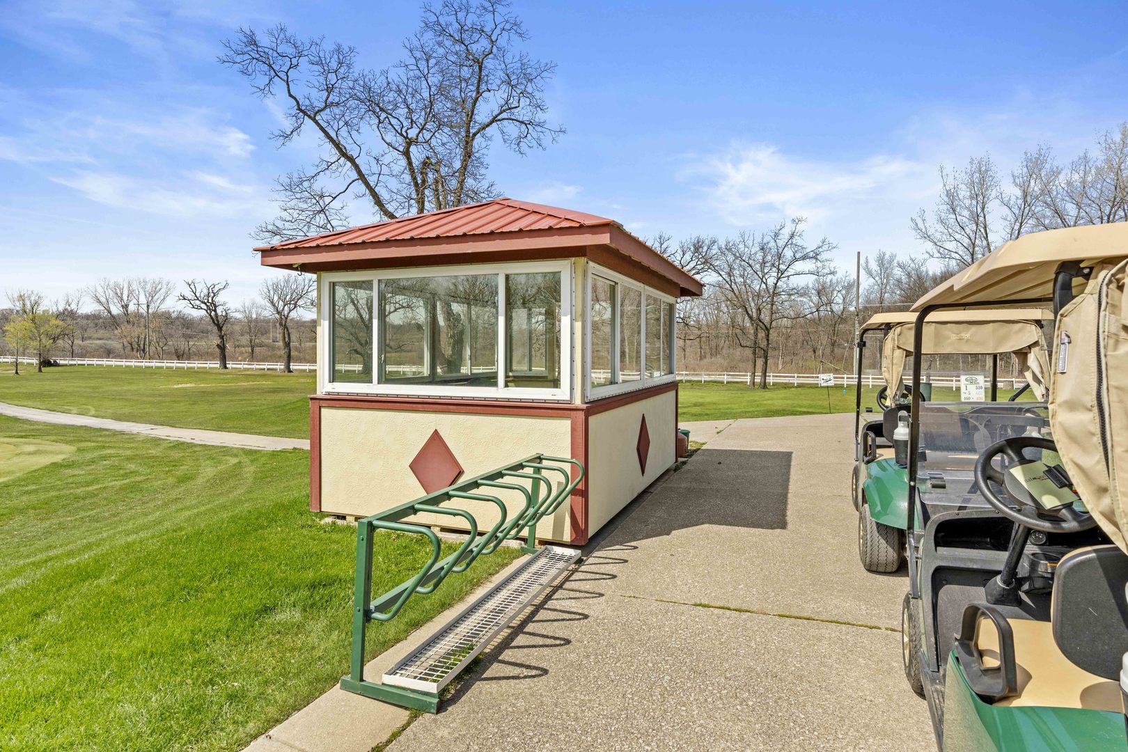 main property photo 14