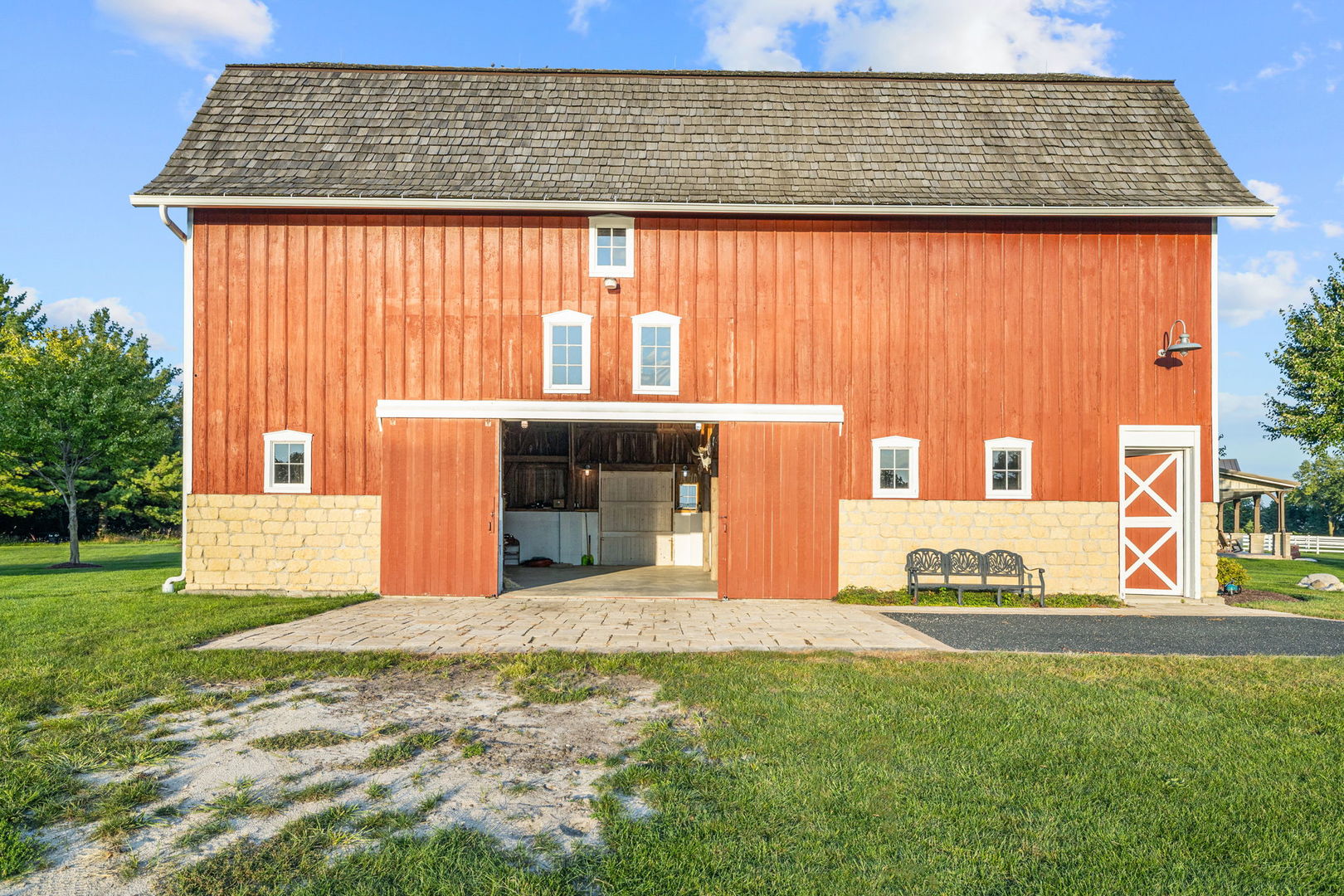 main property photo 17