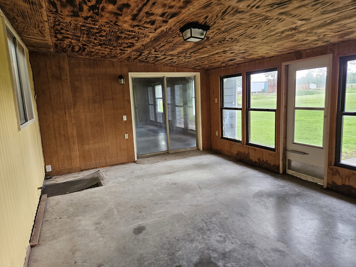 main property photo 23