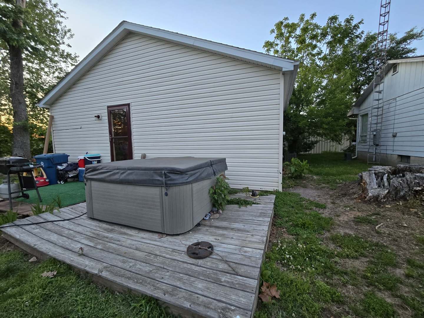 main property photo 9