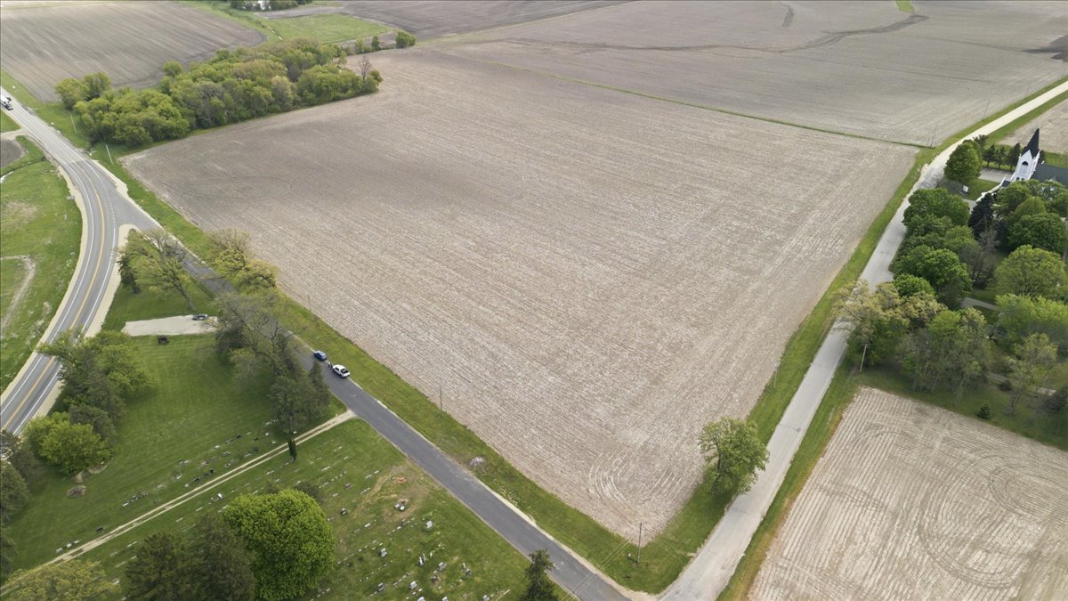 main property photo 16