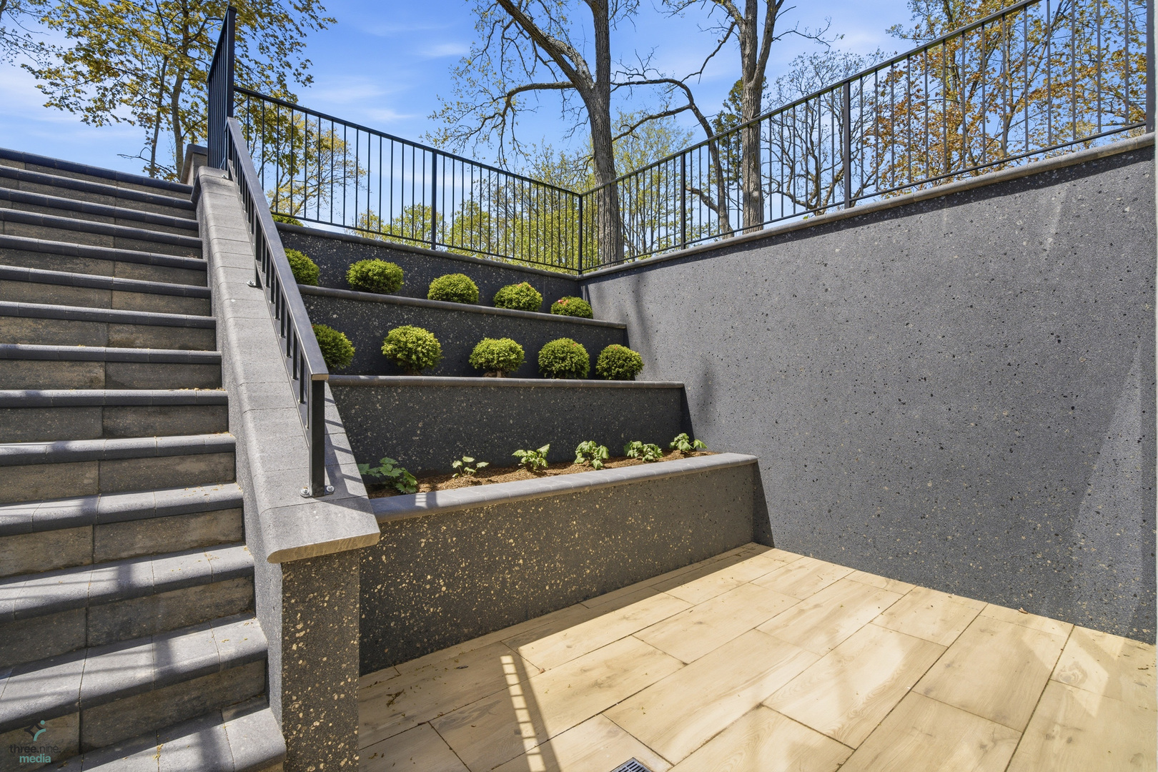 main property photo 50