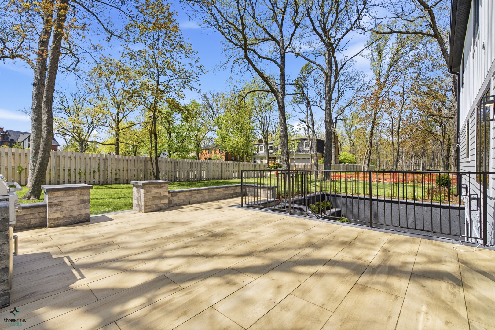 main property photo 51