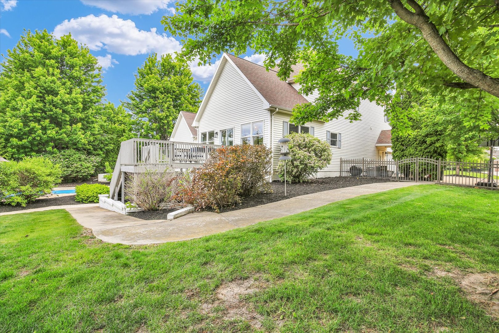 main property photo 74