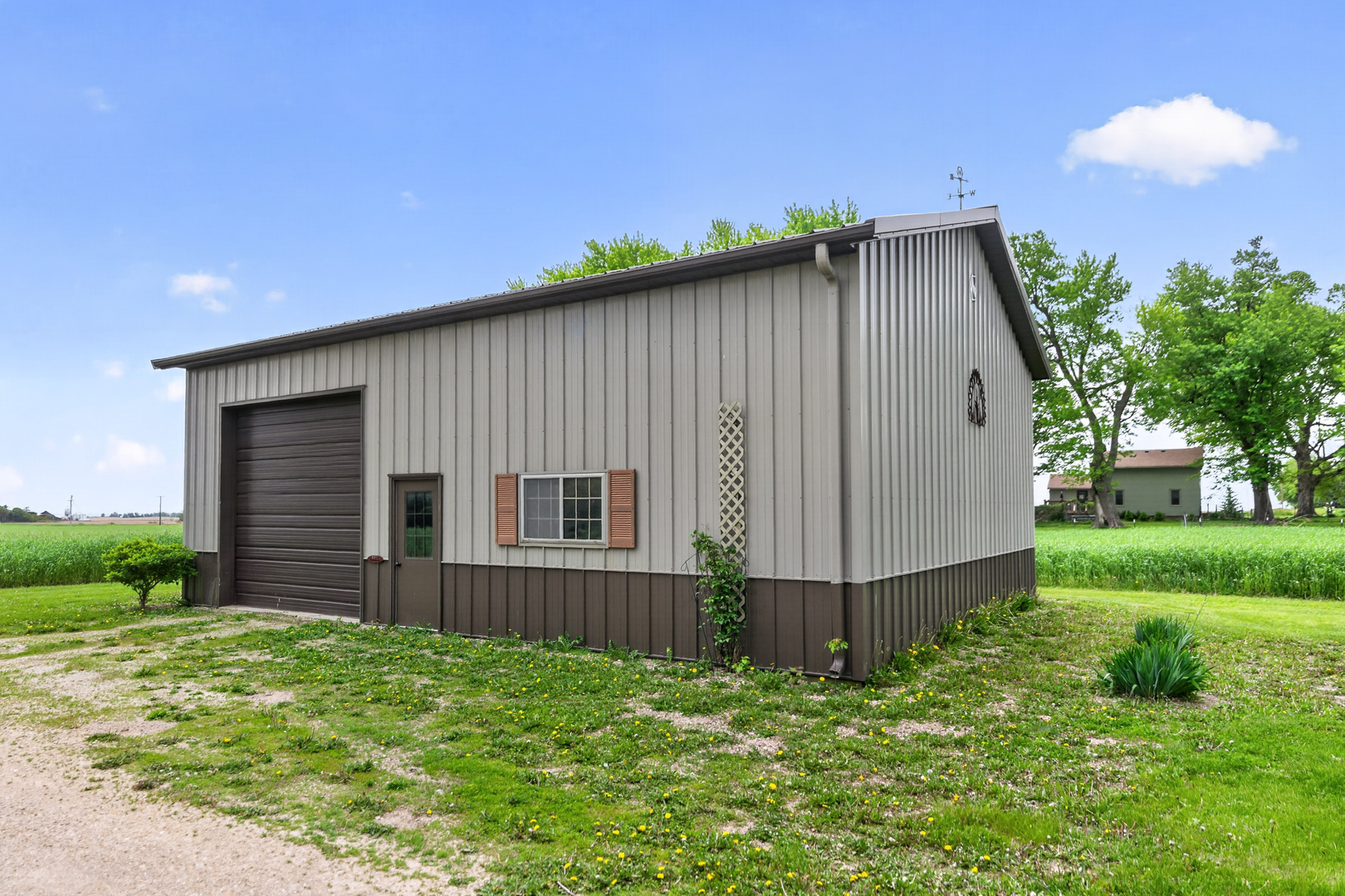 main property photo 40