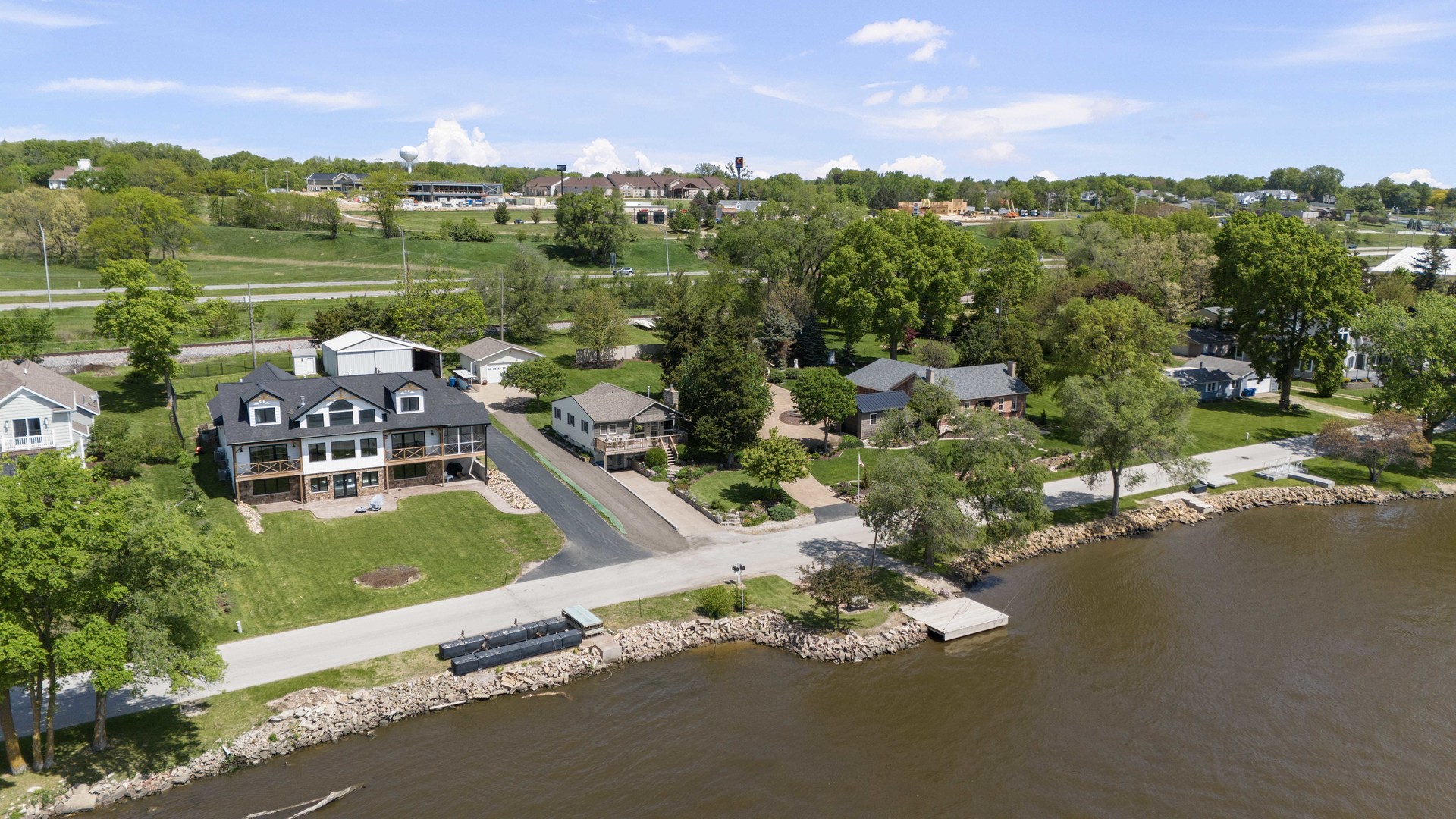 main property photo 4