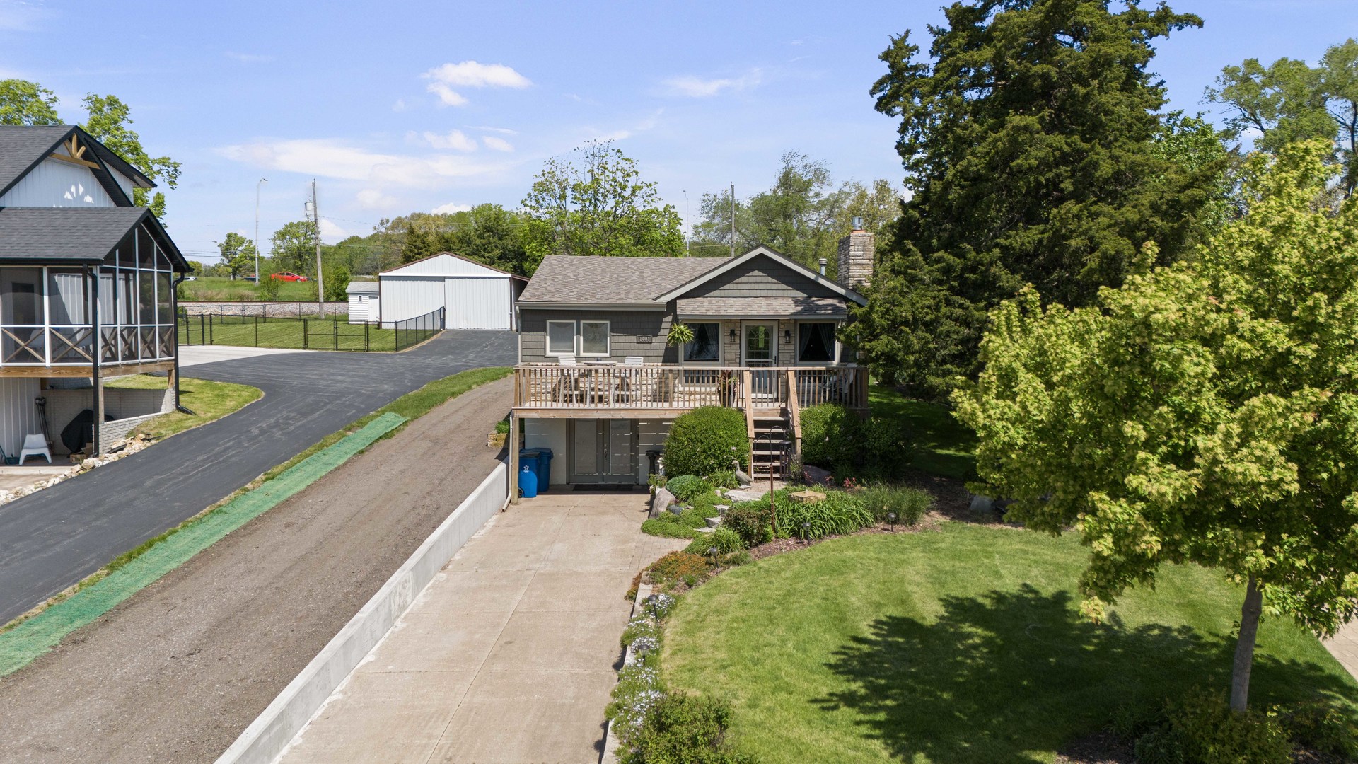 main property photo 6