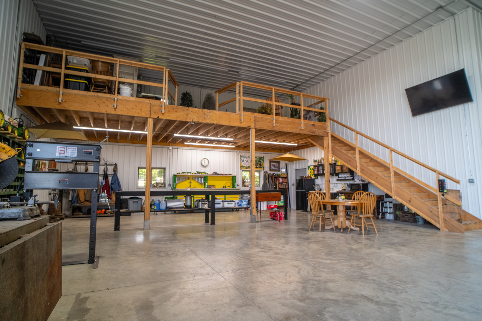 main property photo 17