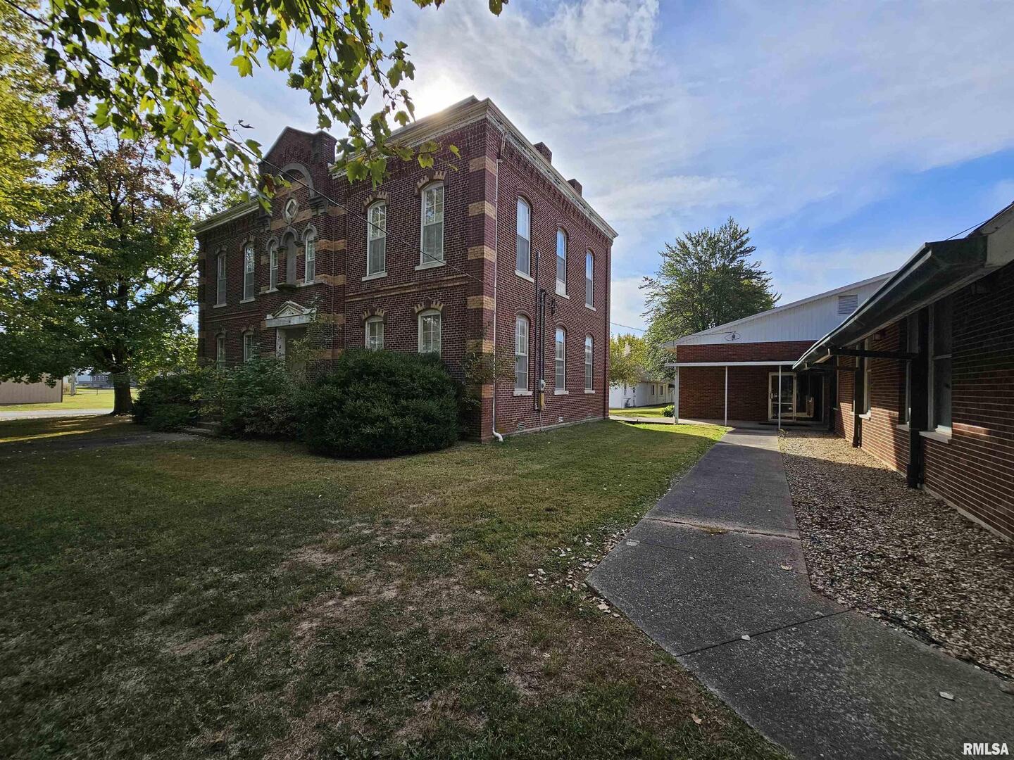 main property photo 4