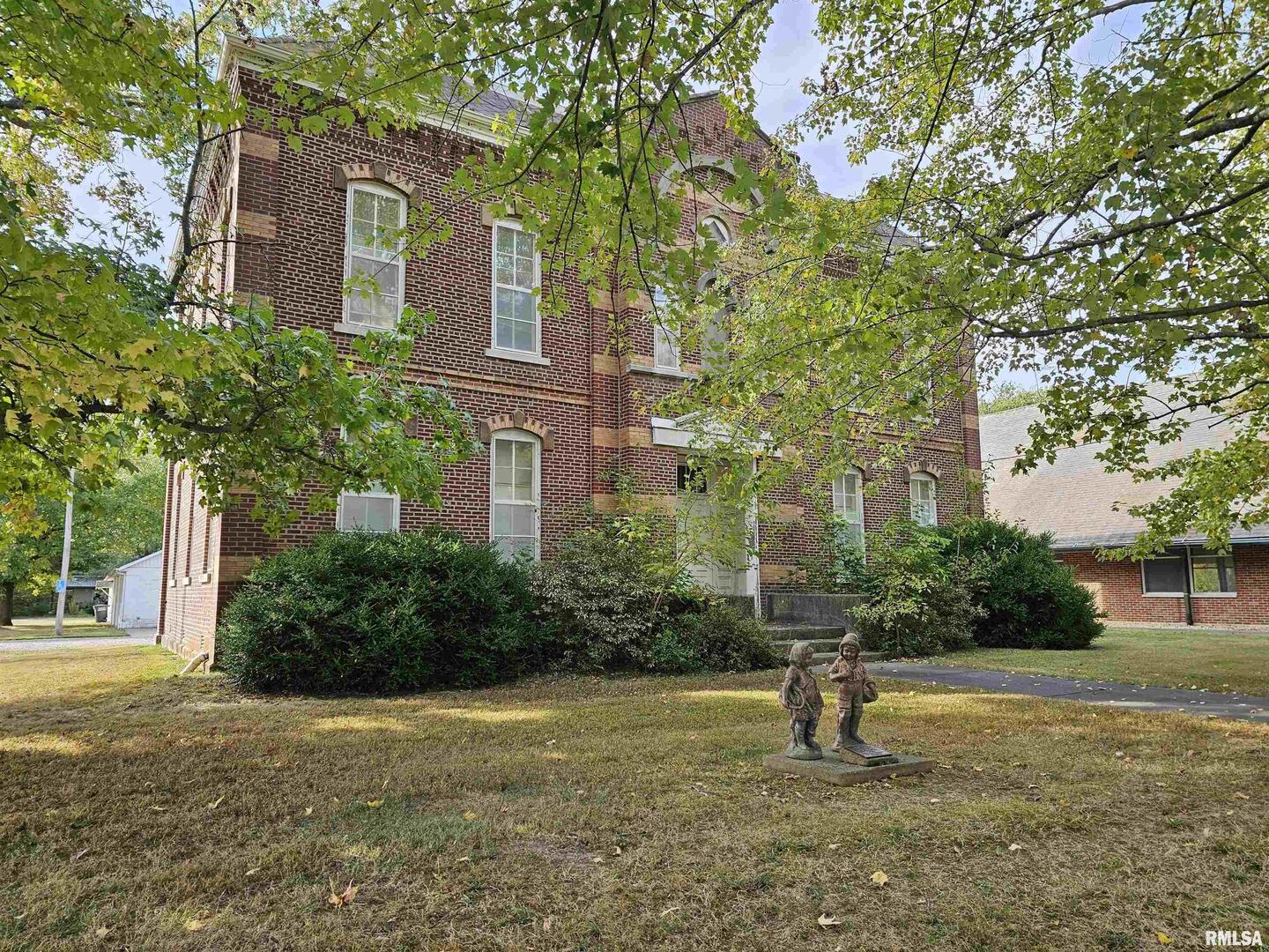 main property photo 5