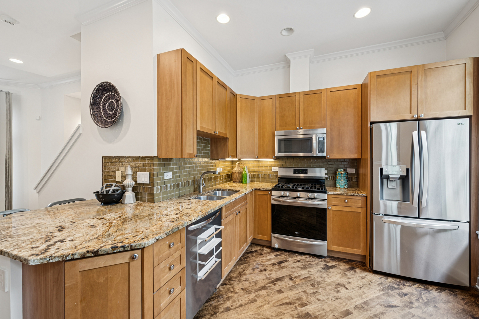main property photo 11