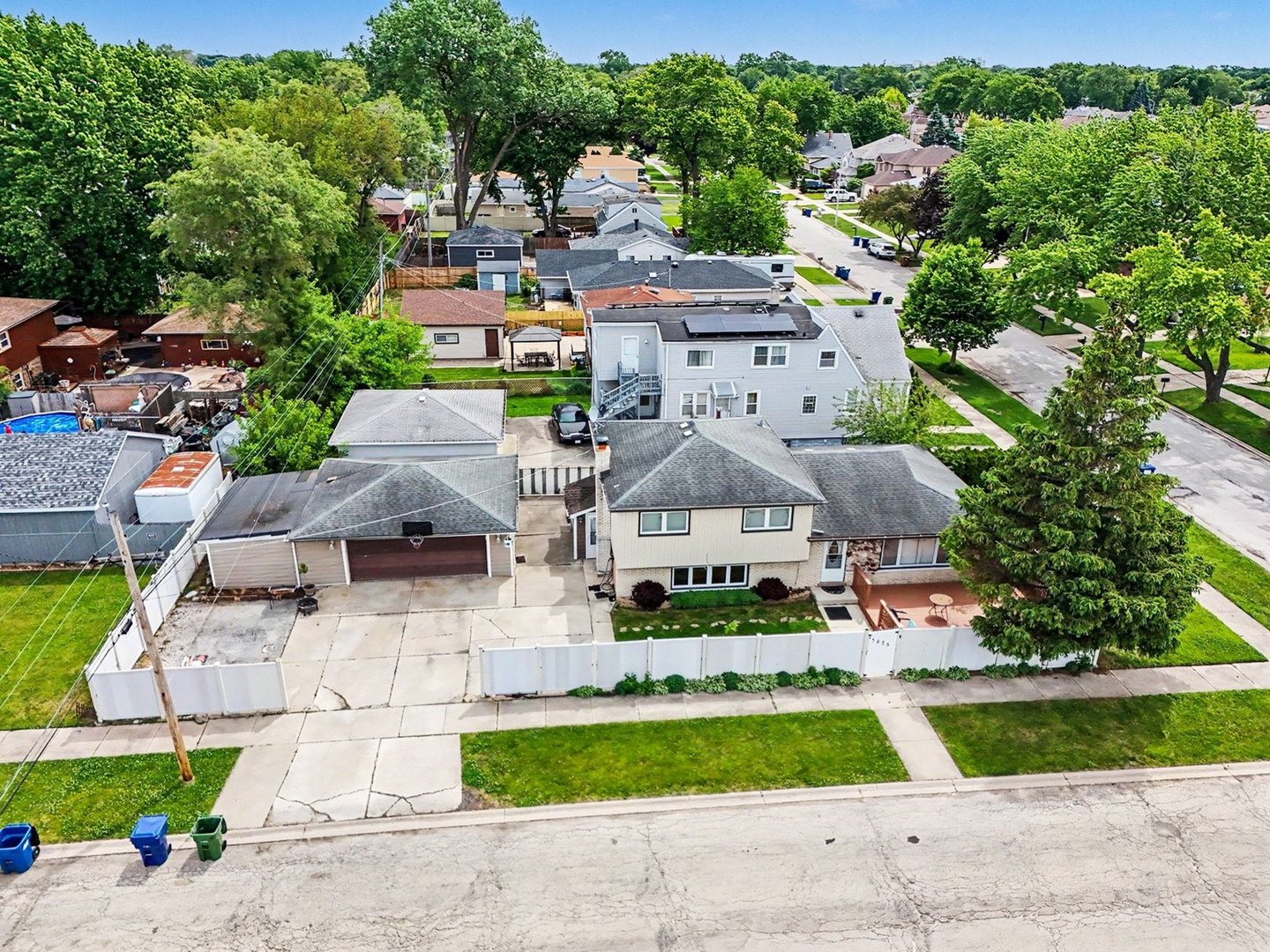 main property photo 28