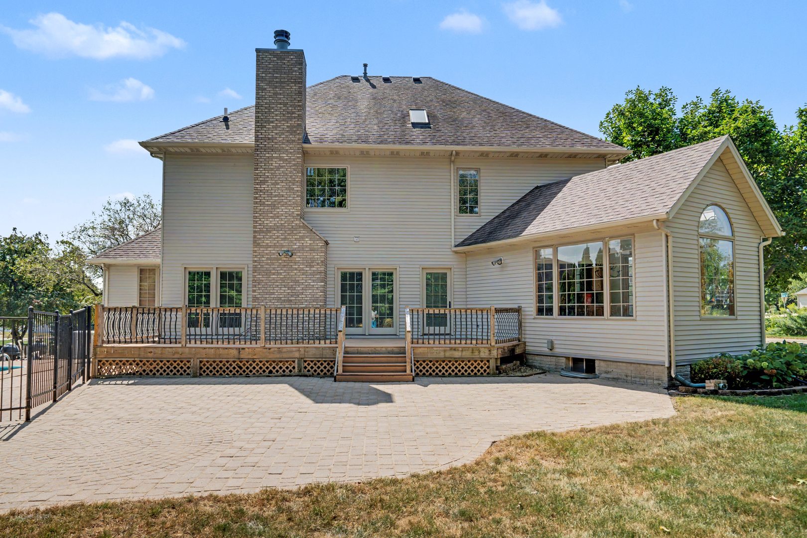 main property photo 50