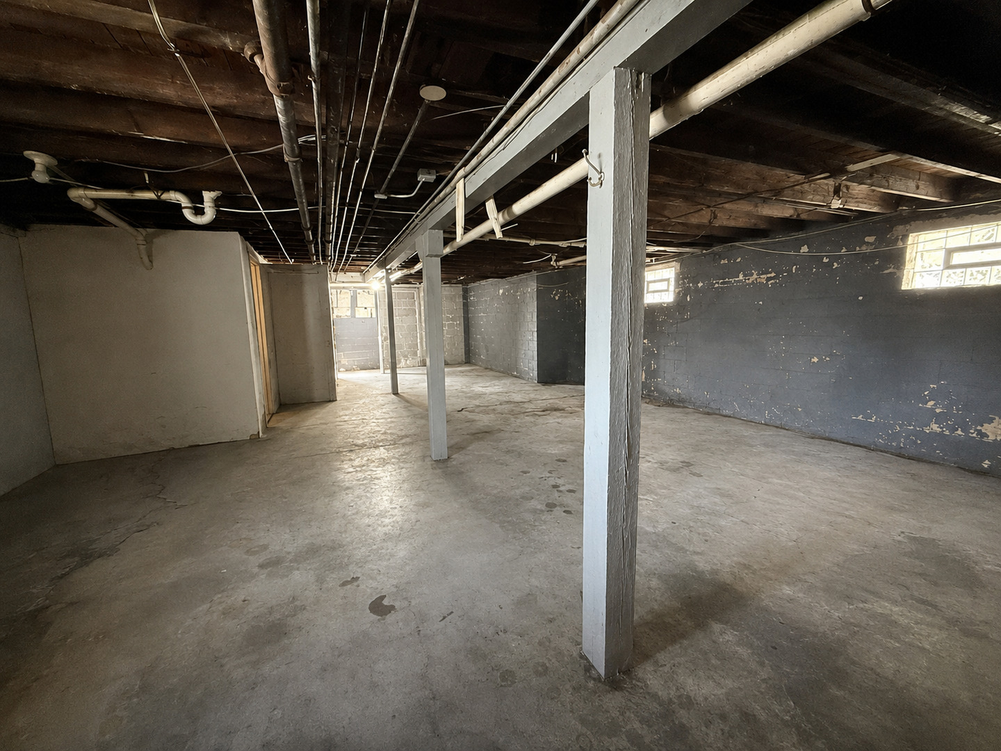 main property photo 23