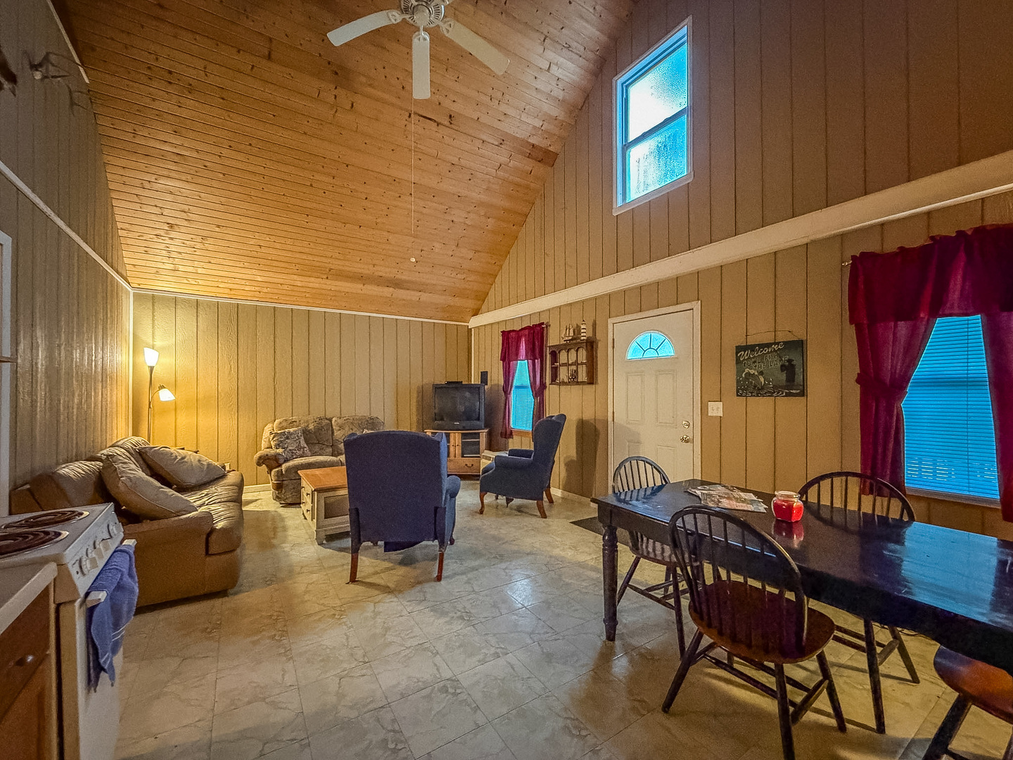main property photo 8