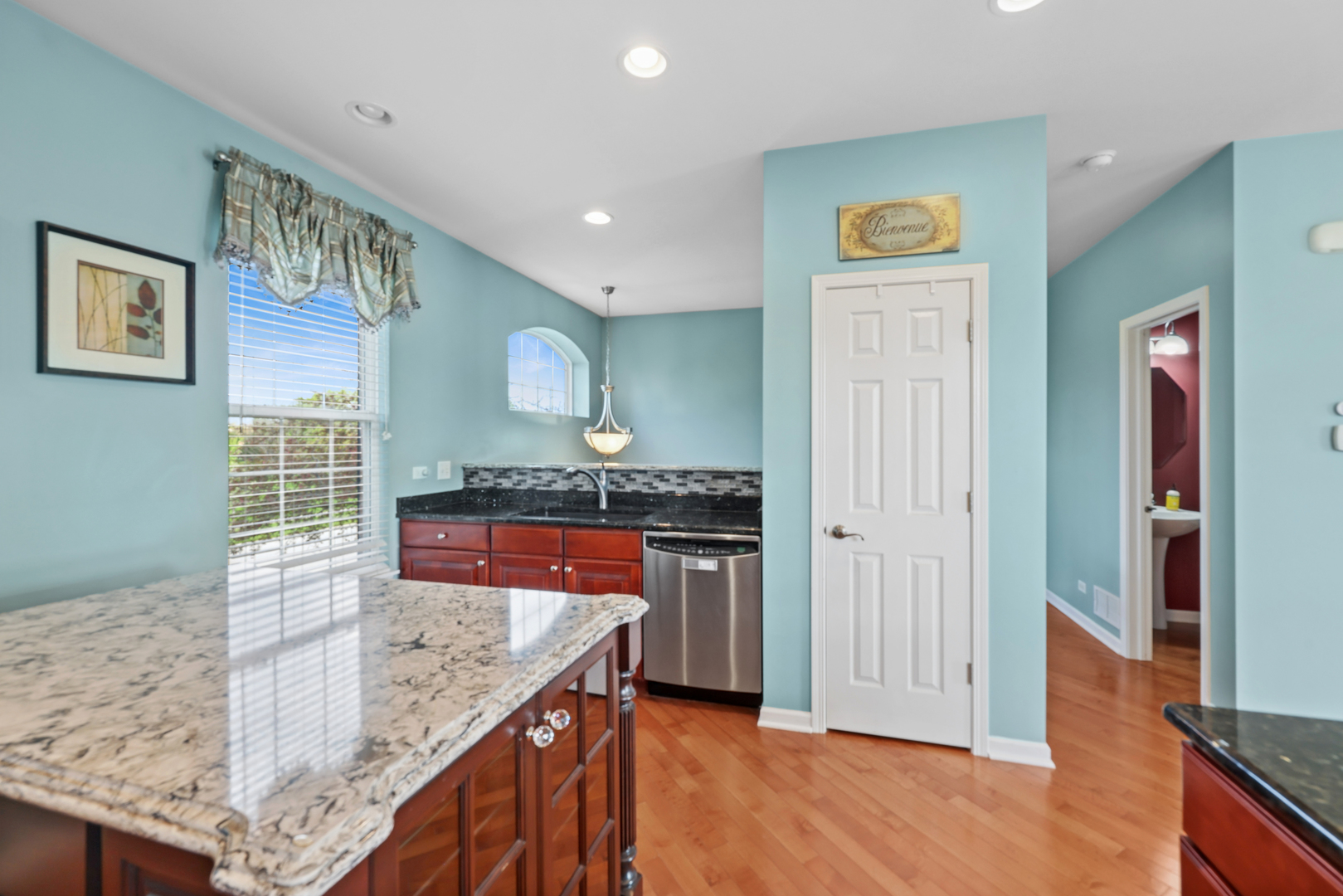 property viewer photo 2