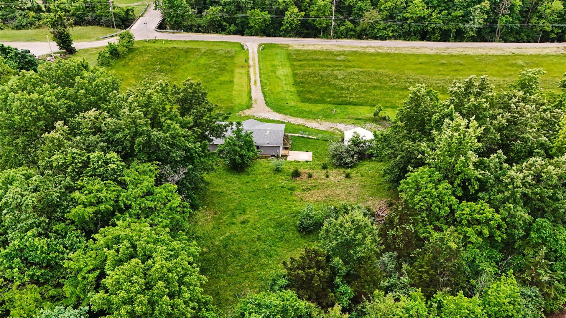 main property photo 30