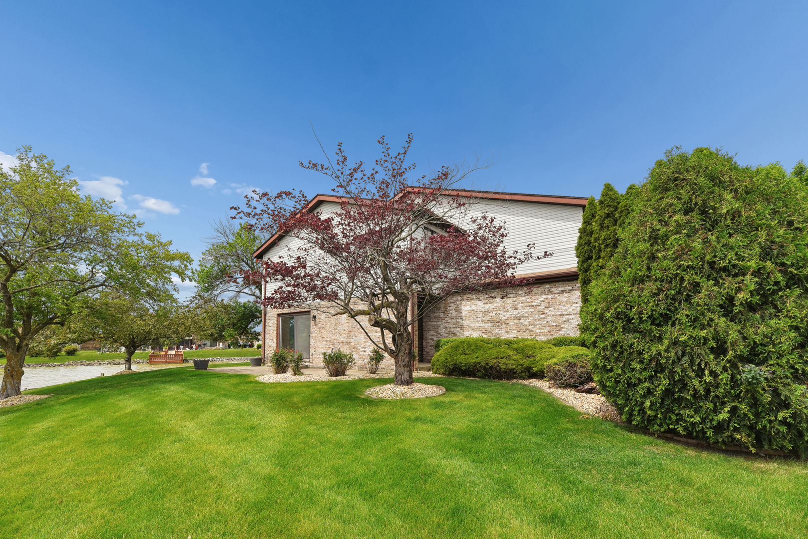 main property photo 23