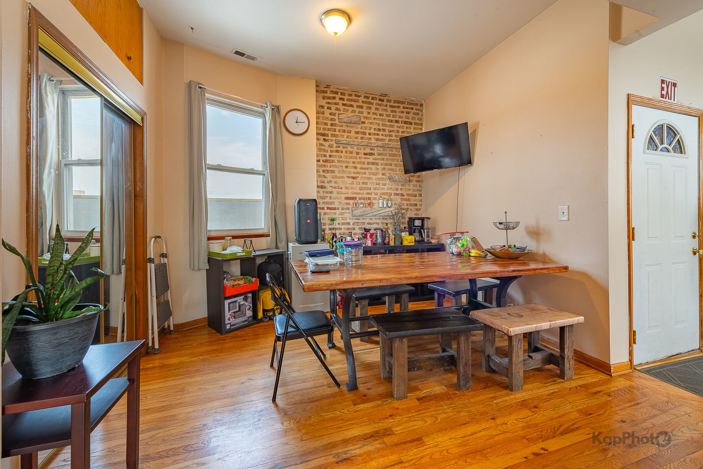 main property photo 13
