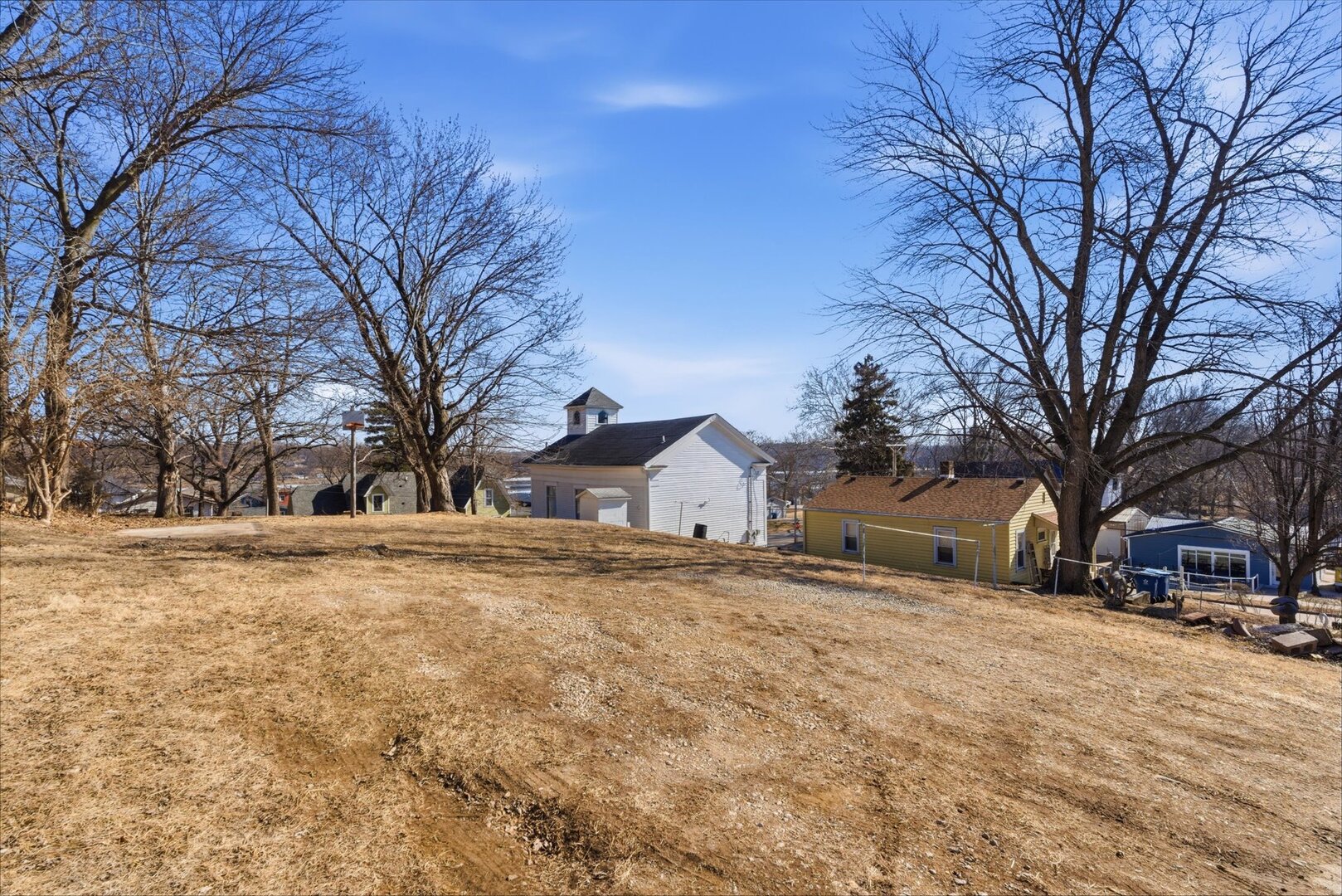 main property photo 38