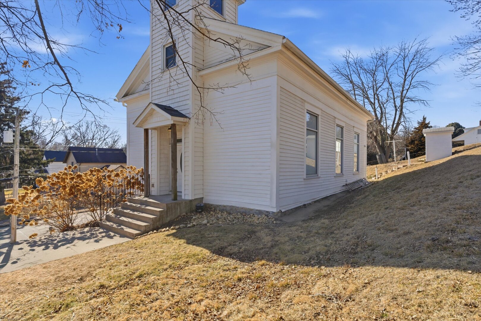 main property photo 5