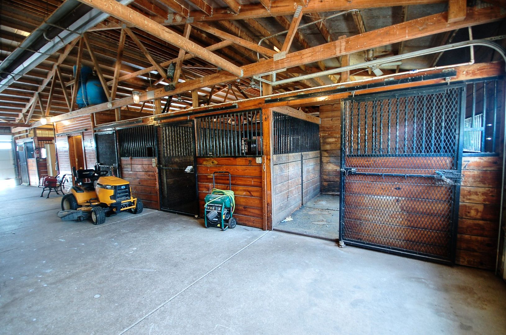 main property photo 7