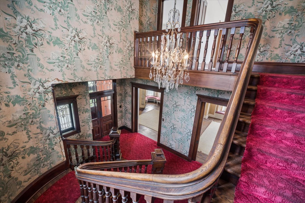 main property photo 13