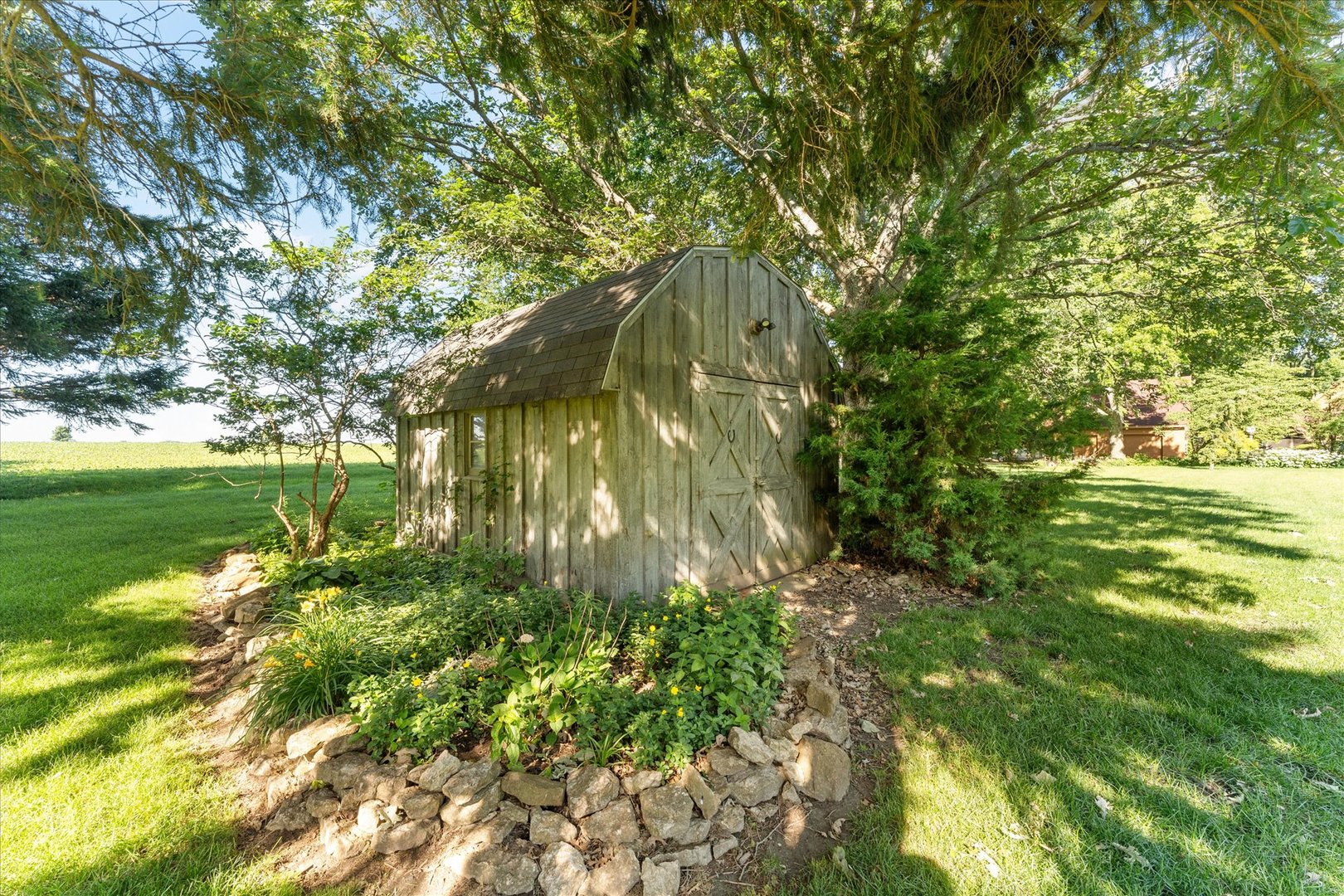 main property photo 40