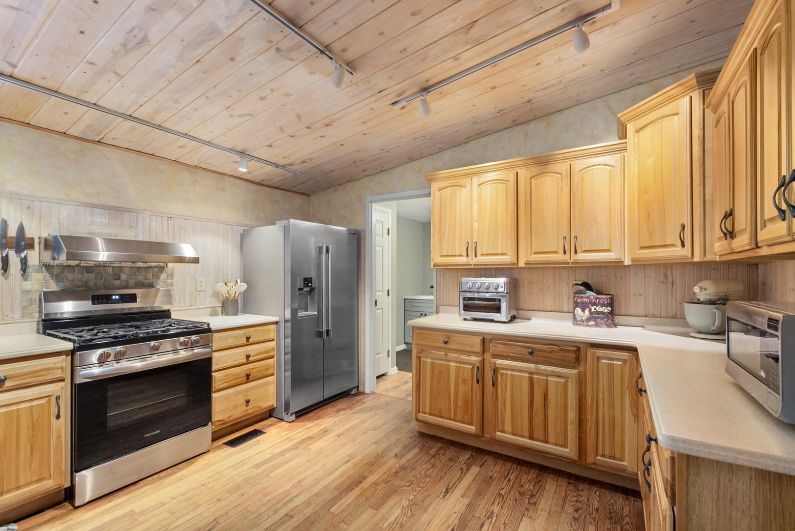 main property photo 6