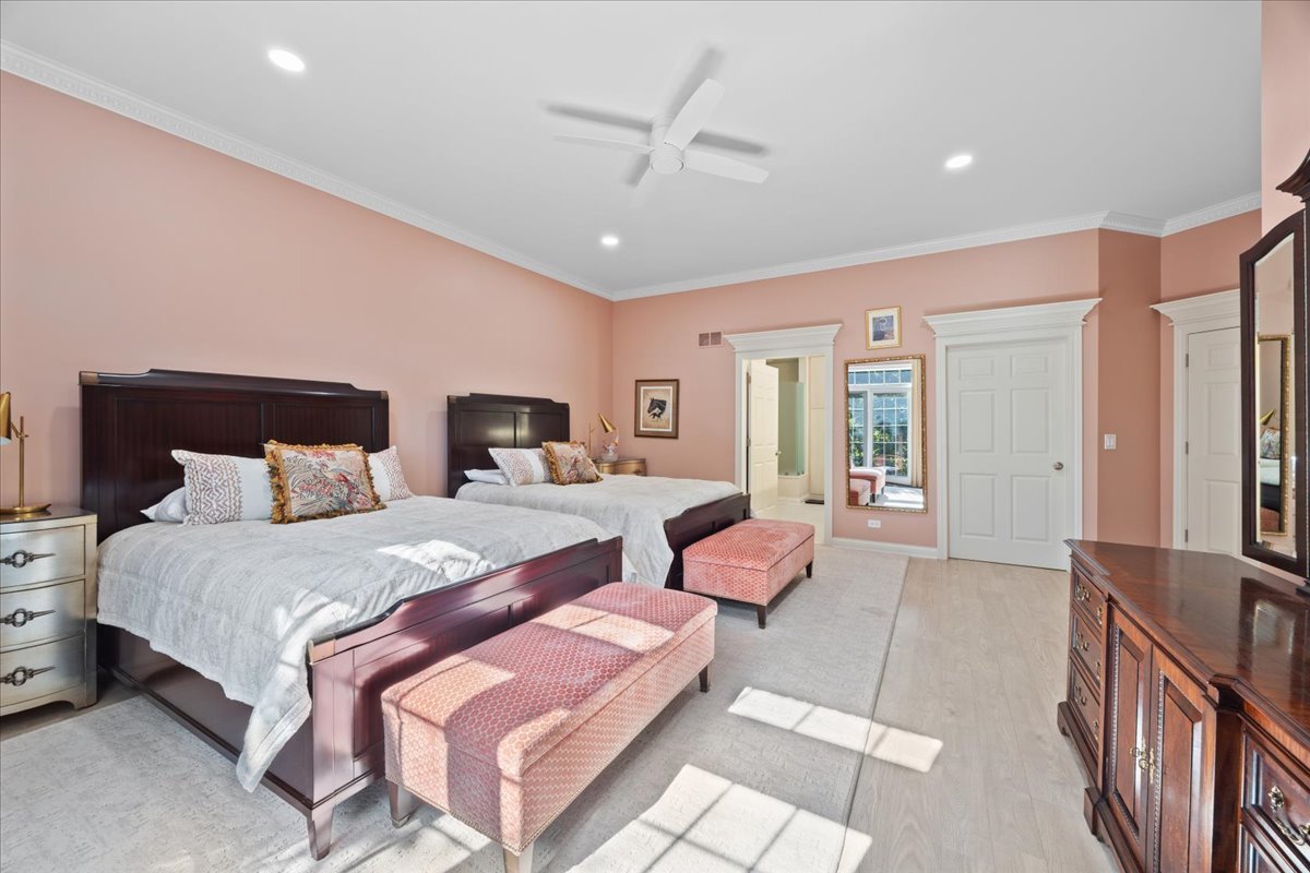 property viewer photo 23