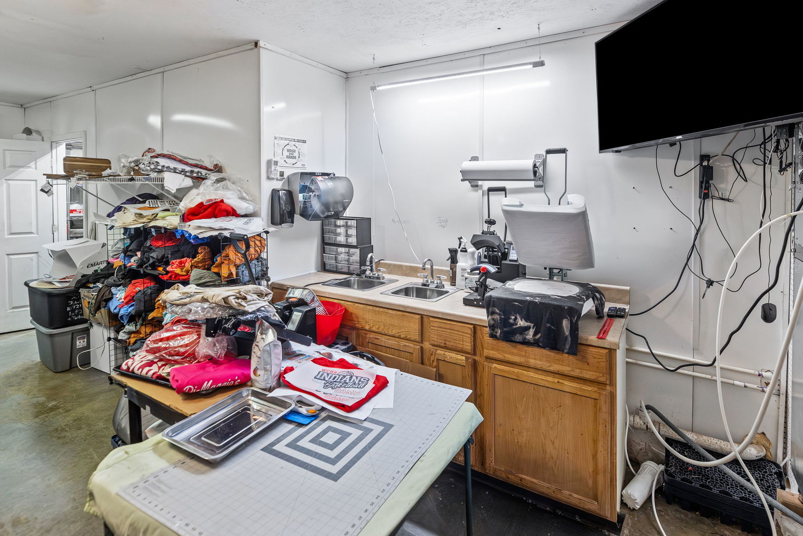 main property photo 40