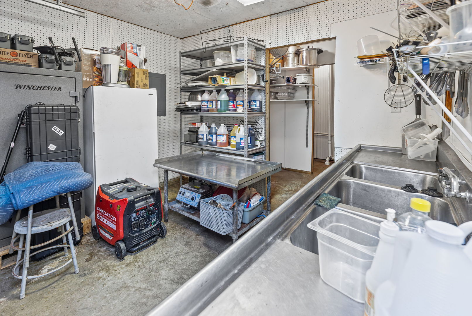 main property photo 44