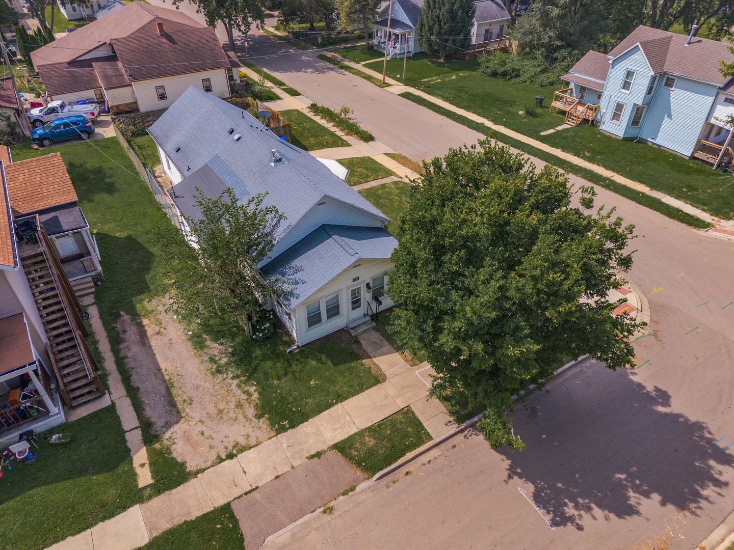 main property photo 33