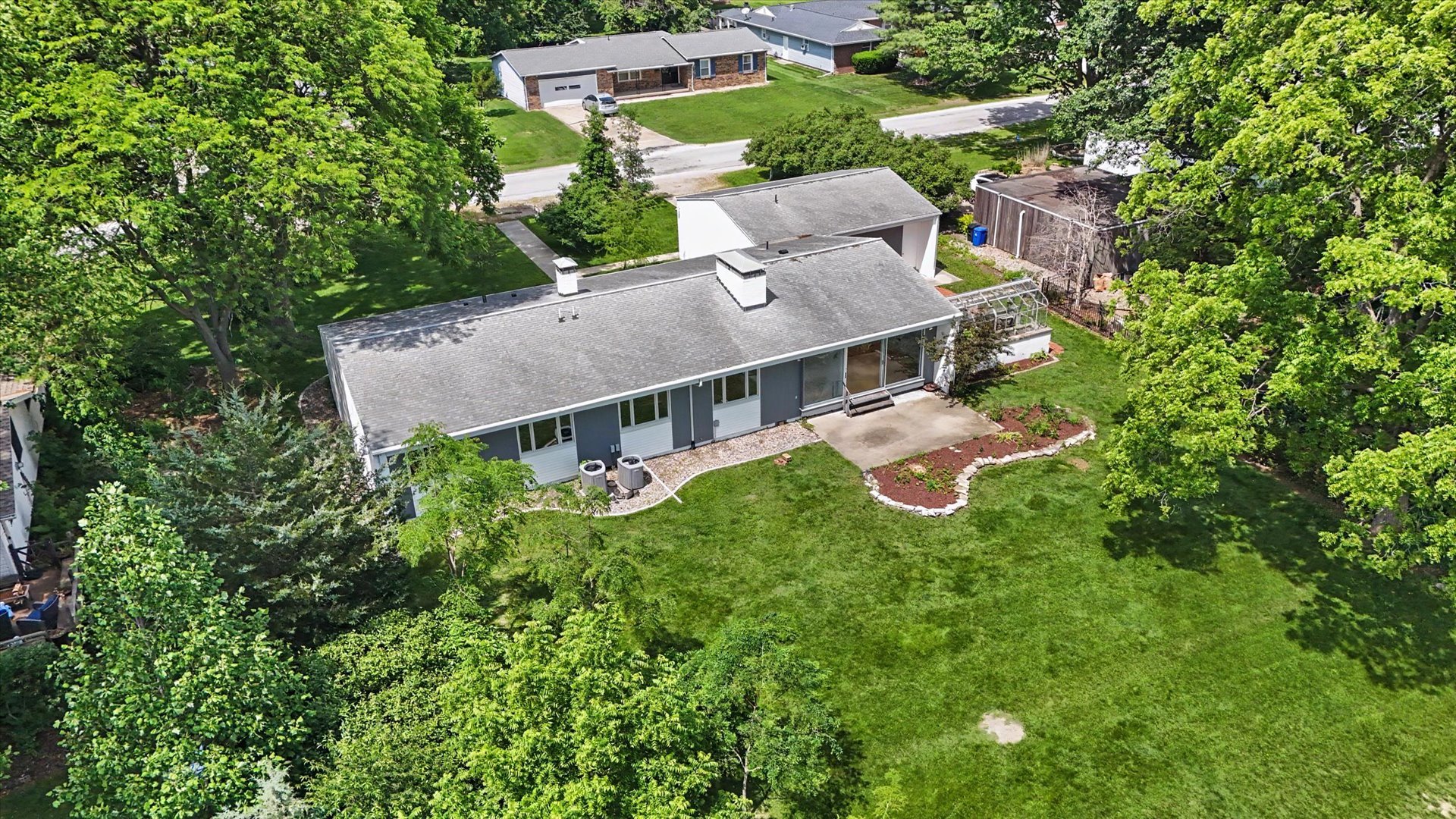 main property photo 36