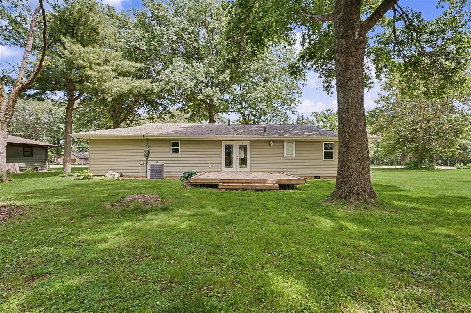 main property photo 20
