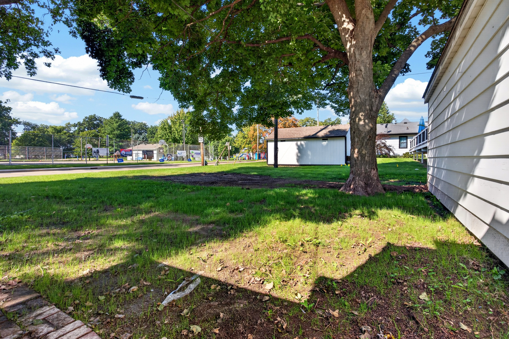 main property photo 27
