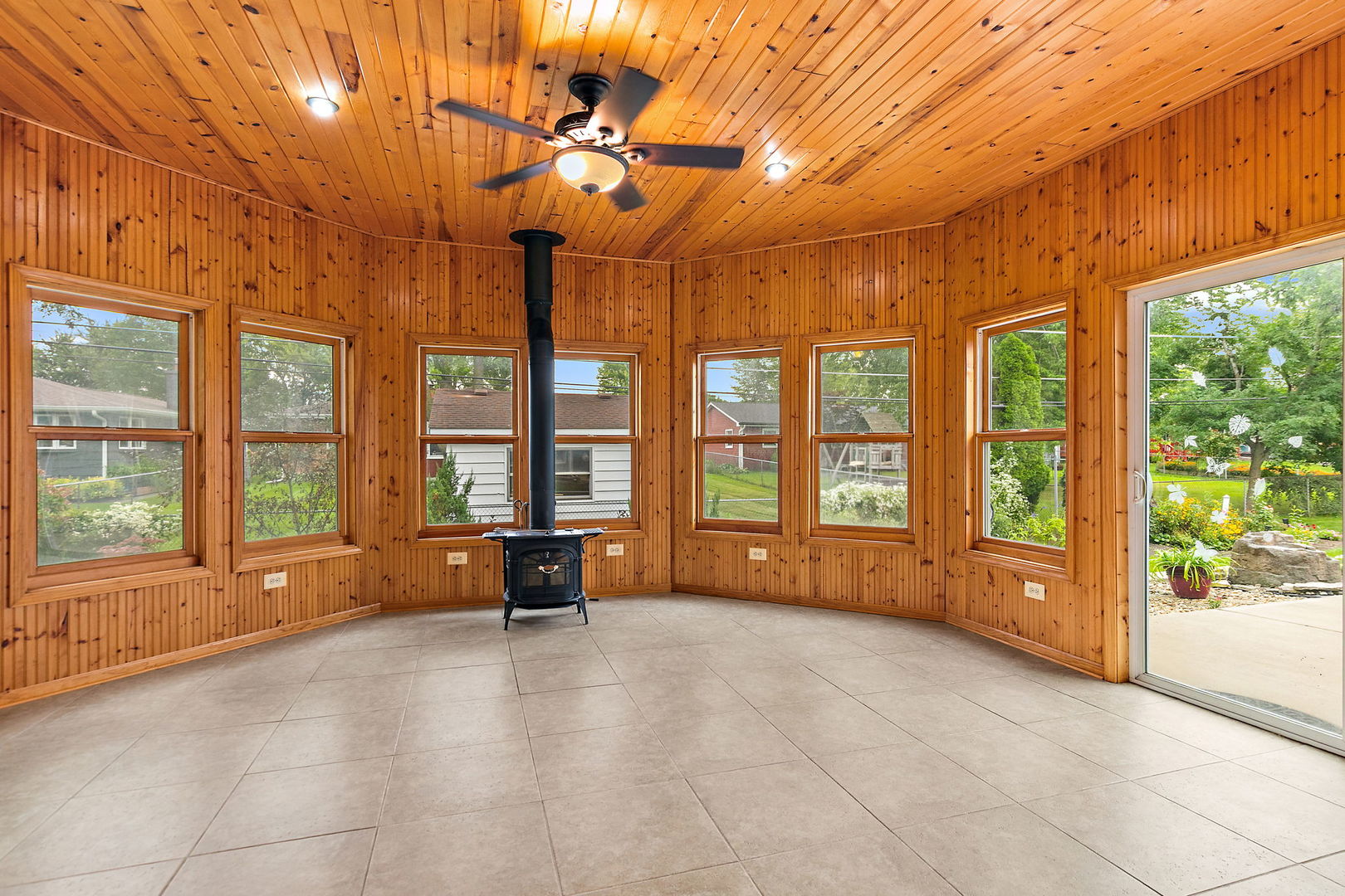 property viewer photo 9
