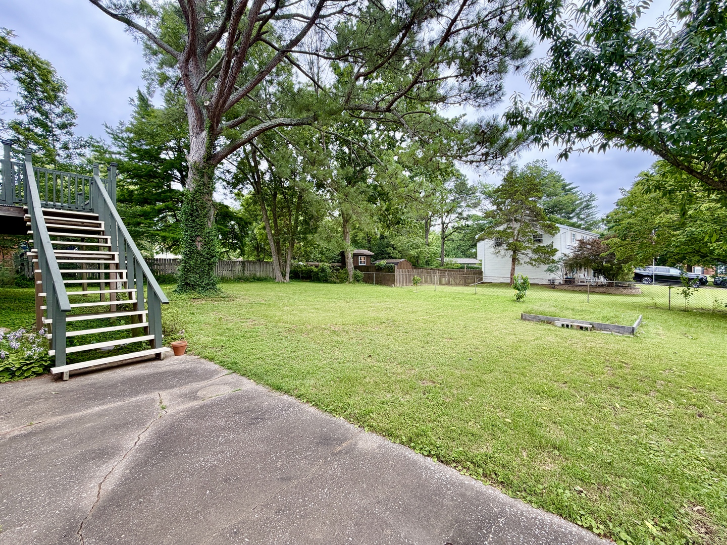 main property photo 37