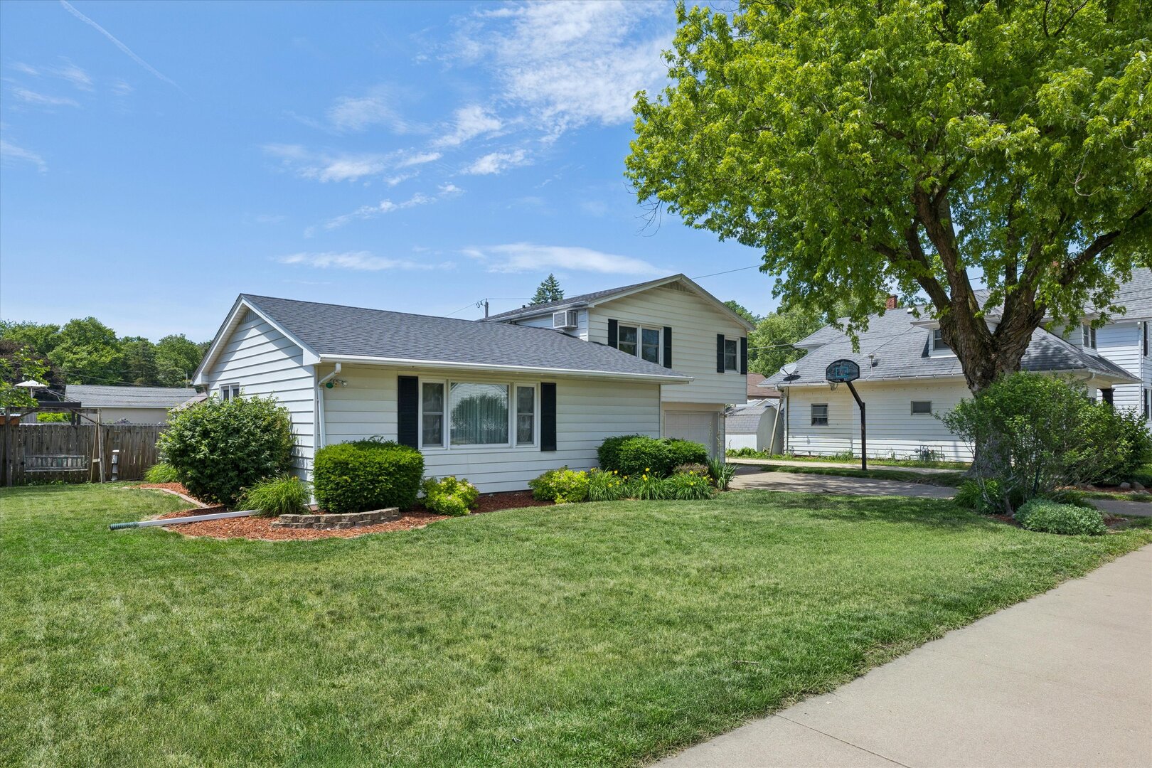 property viewer photo 2