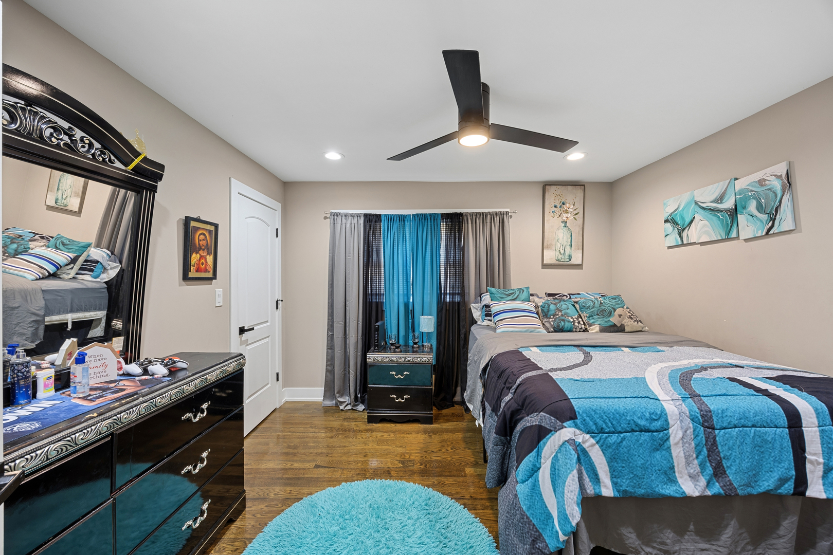 main property photo 6
