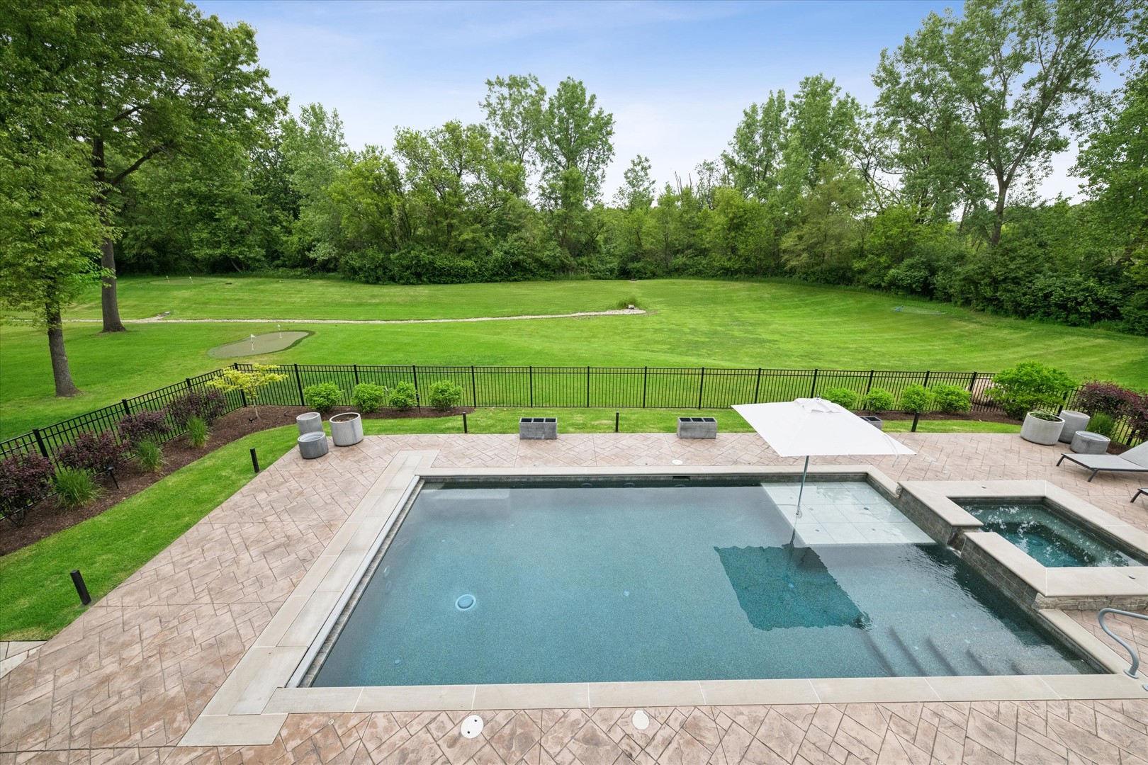main property photo 50