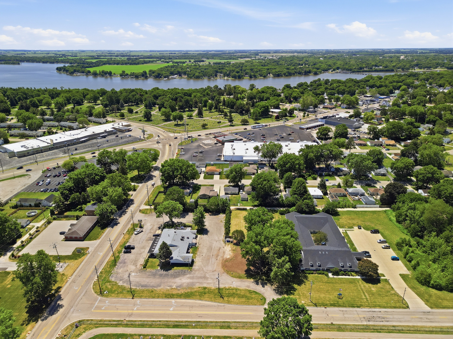 main property photo 40