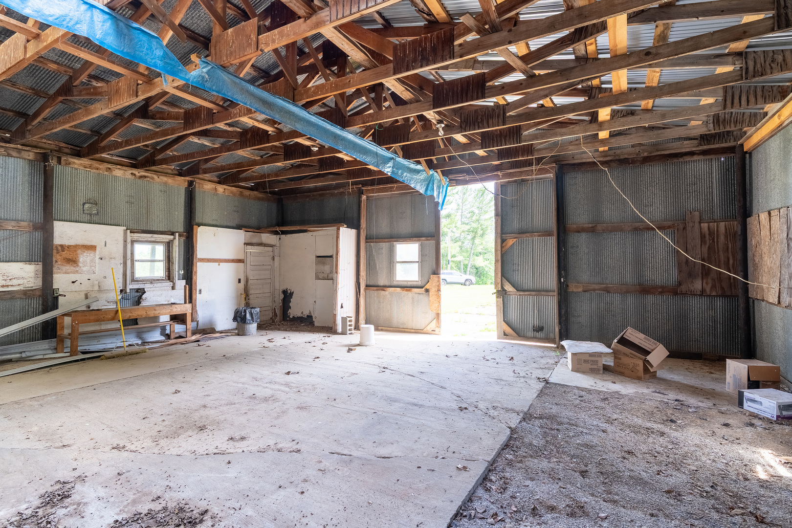 main property photo 28
