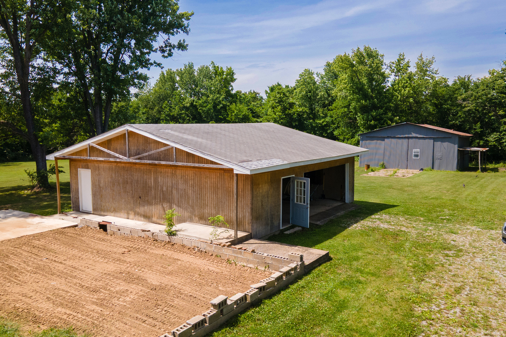 main property photo 35