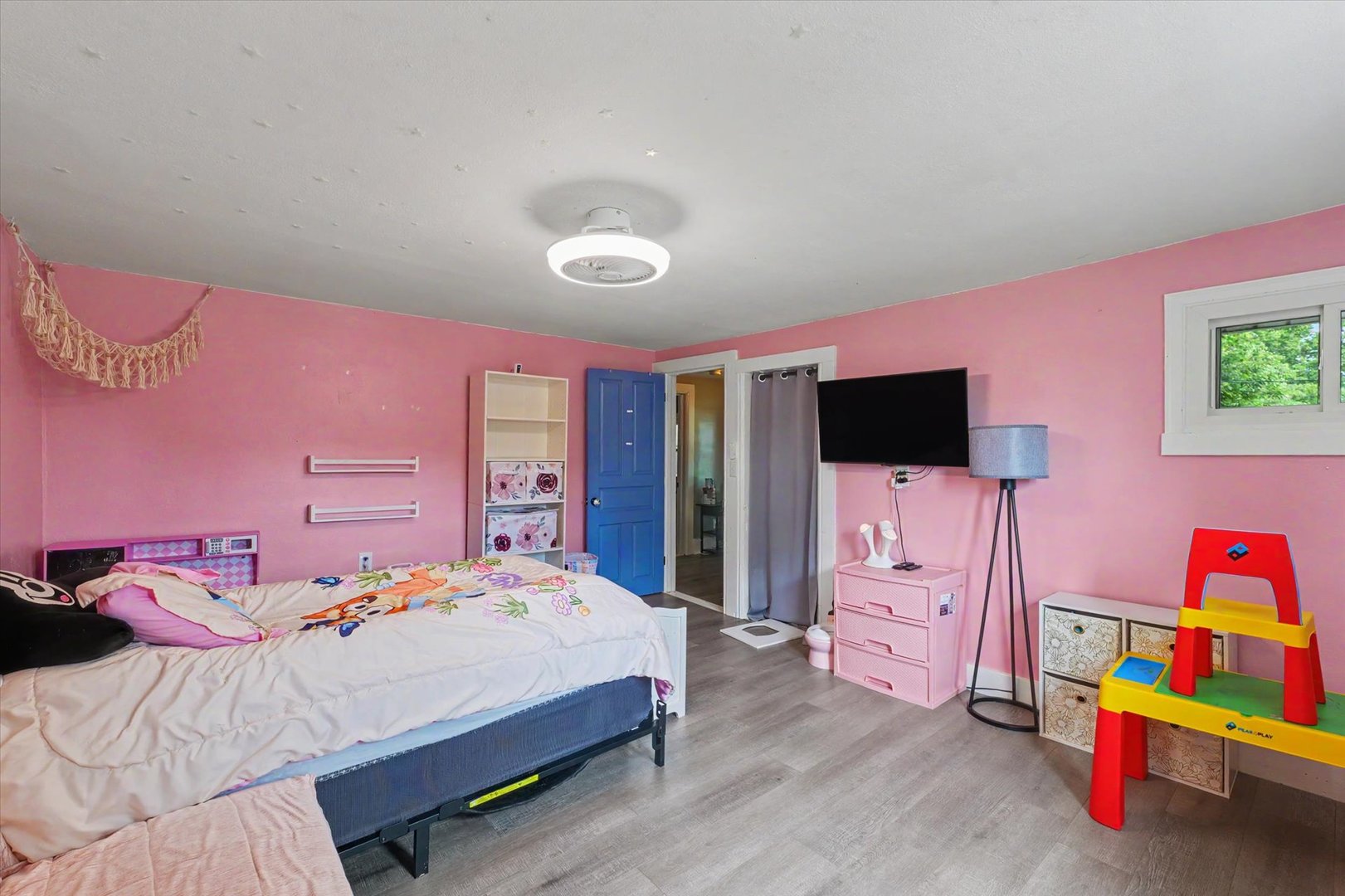 main property photo 25